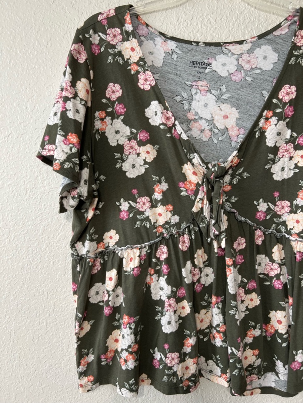 Torrid Size 2X Heritage Knit Tie-front Babydoll Top Short Sleeve Green Floral - Picture 3 of 4